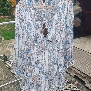 Elegant Open back dress size extra large